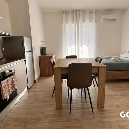 Adelphi 3 Case de vacanță Bari